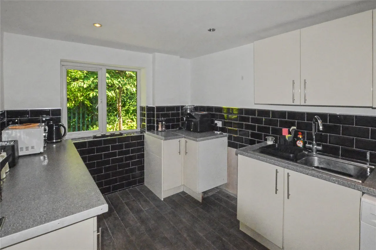 Barrowby Lane, Garforth, photo 22