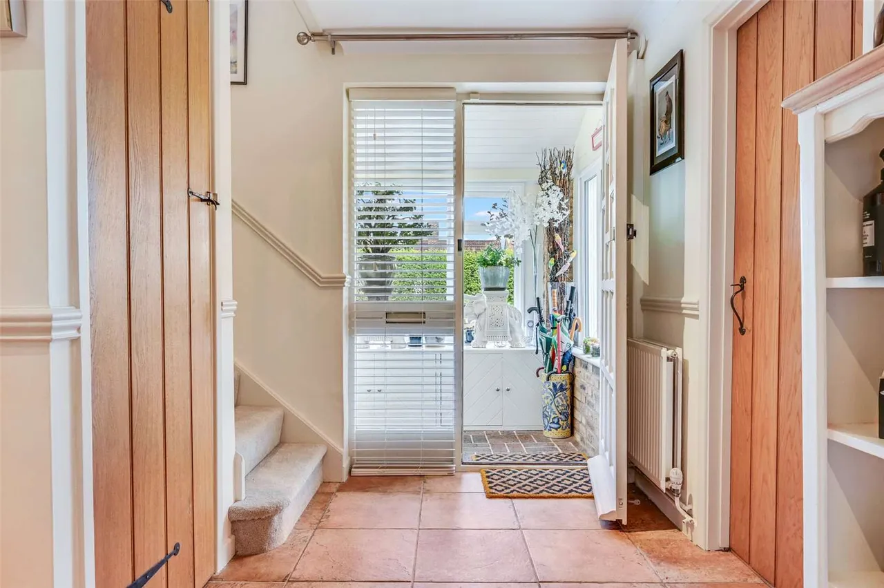 Windmill Close, Dunmow, Essex, CM6 3AX, photo 3