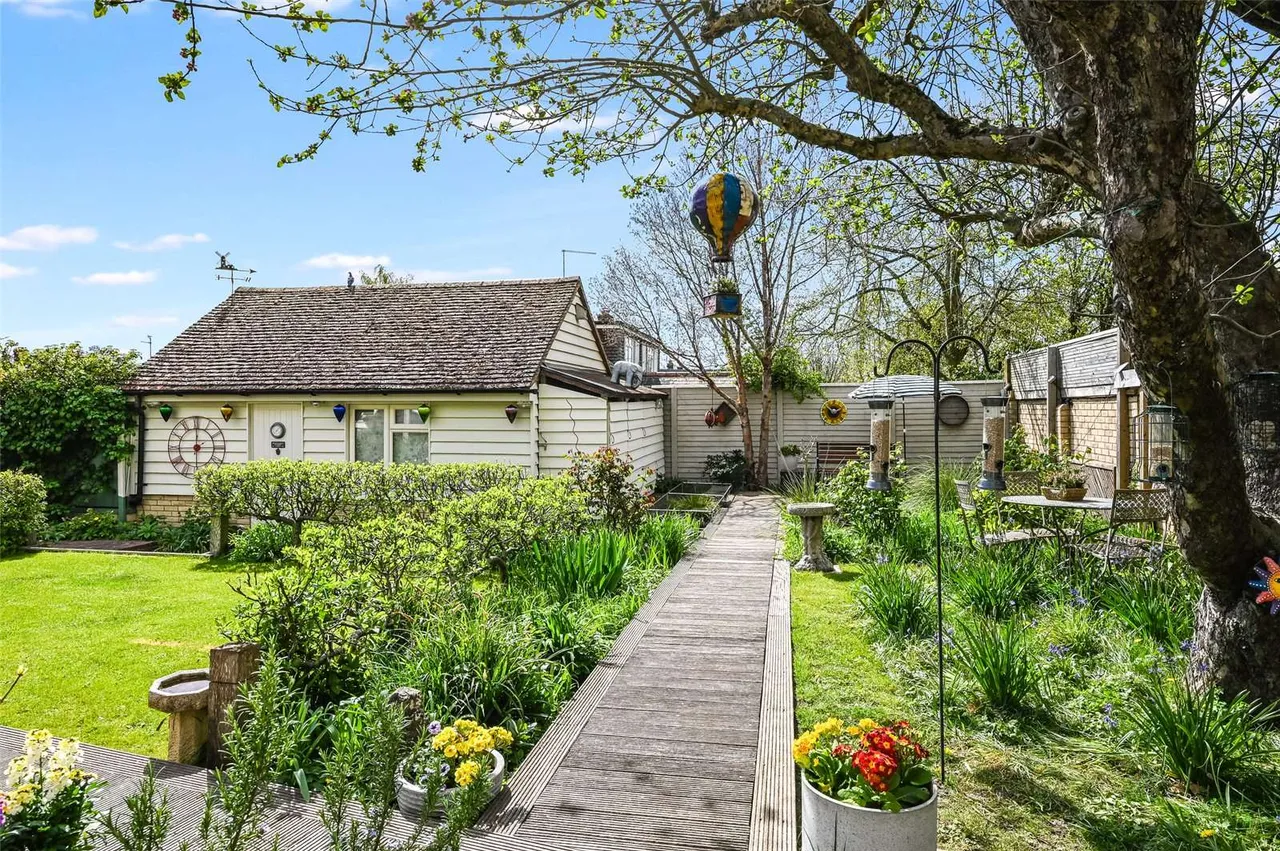 Windmill Close, Dunmow, Essex, CM6 3AX, photo 2