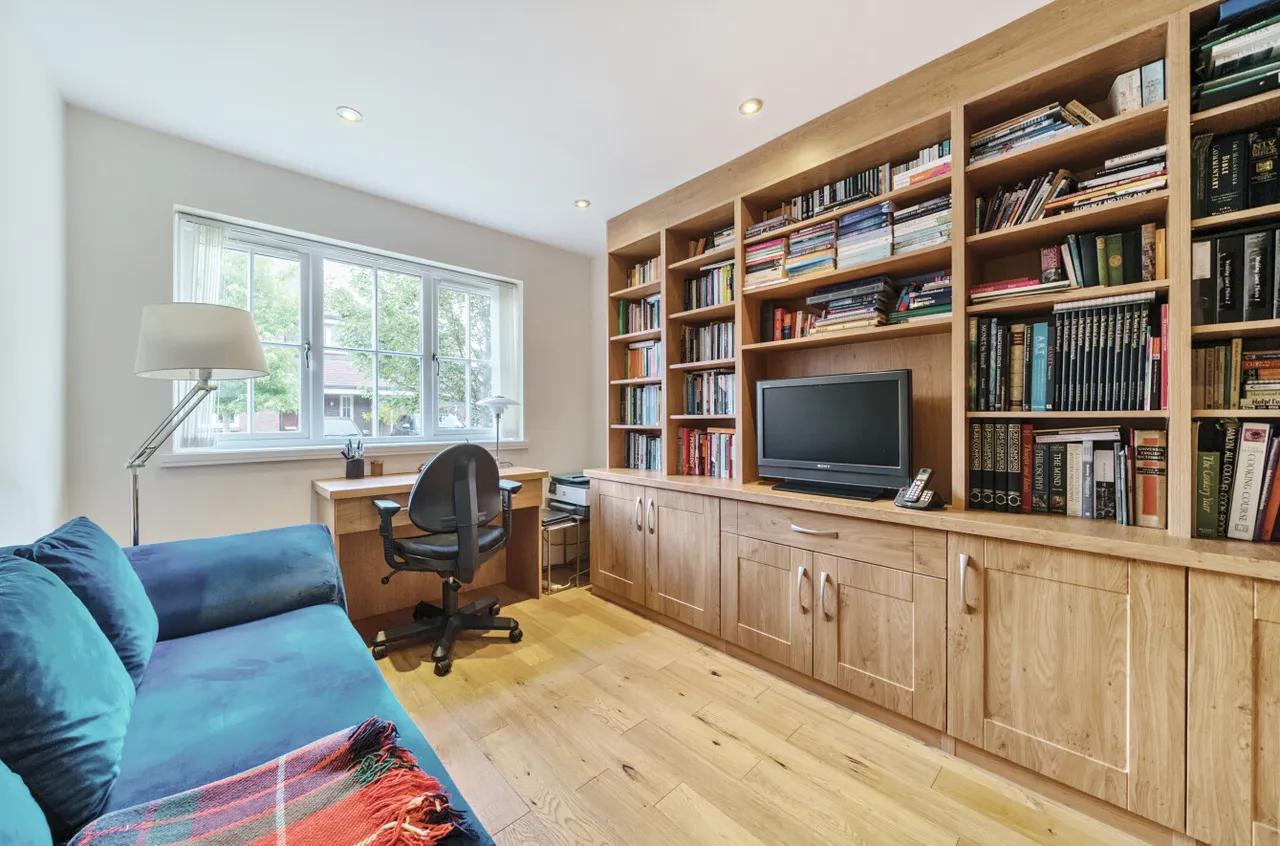 Vardon Place, Frimley, Camberley, GU16 9QA, photo 15