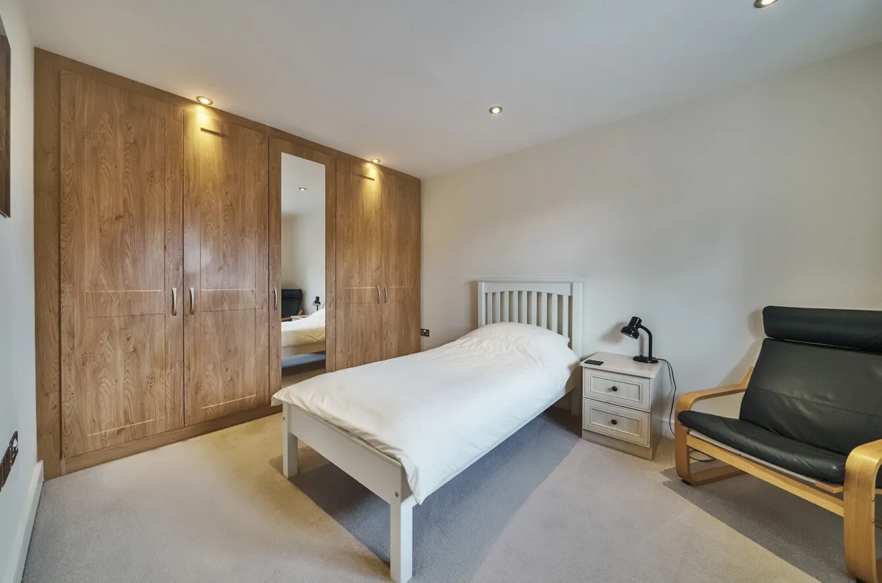 Vardon Place, Frimley, Camberley, GU16 9QA, photo 22