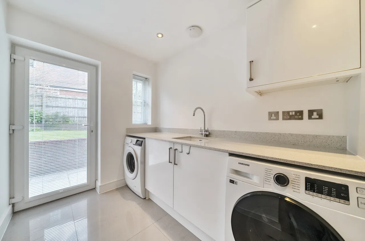 Vardon Place, Frimley, Camberley, GU16 9QA, photo 19