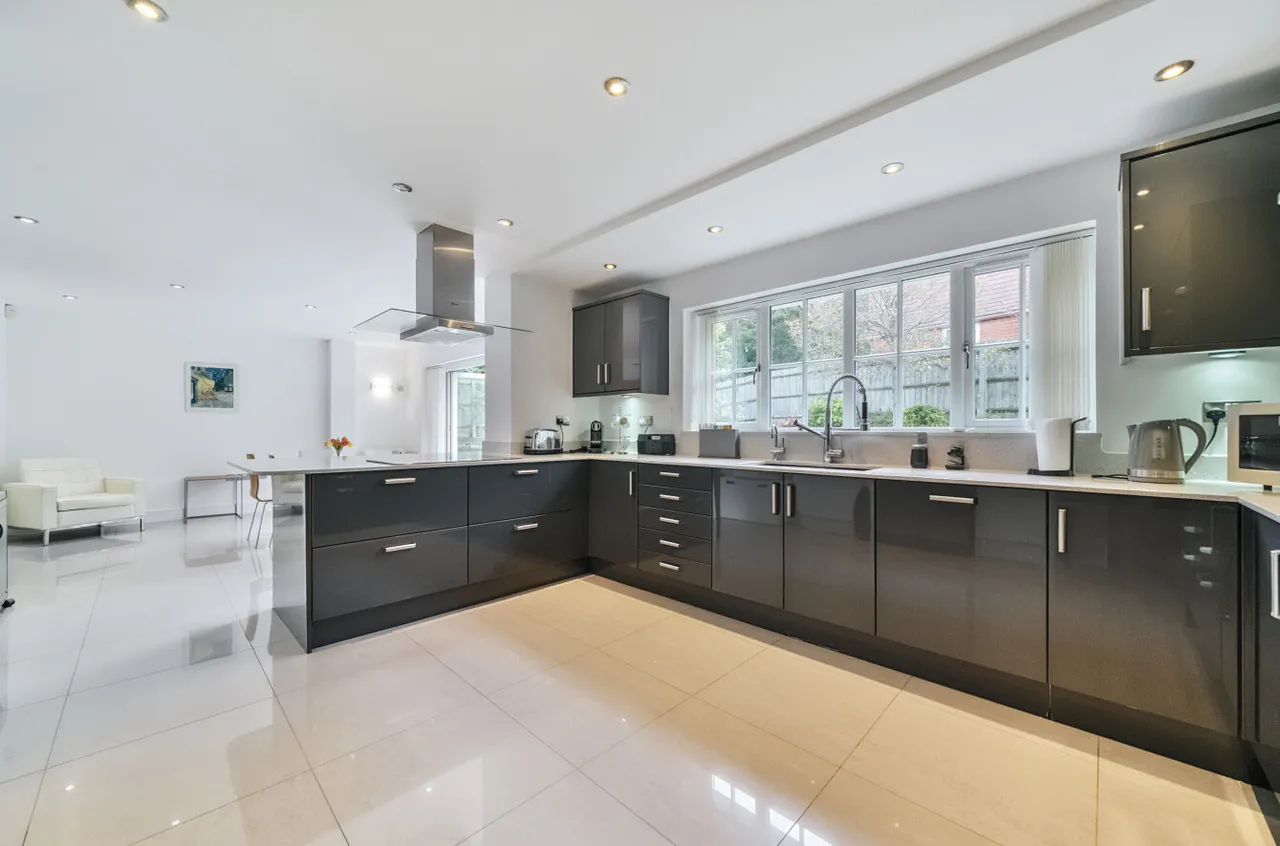 Vardon Place, Frimley, Camberley, GU16 9QA, photo 11