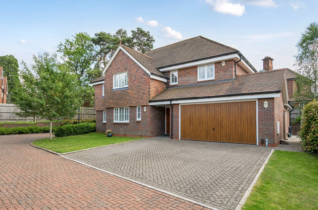 Vardon Place, Frimley, Camberley, GU16 9QA, photo 23