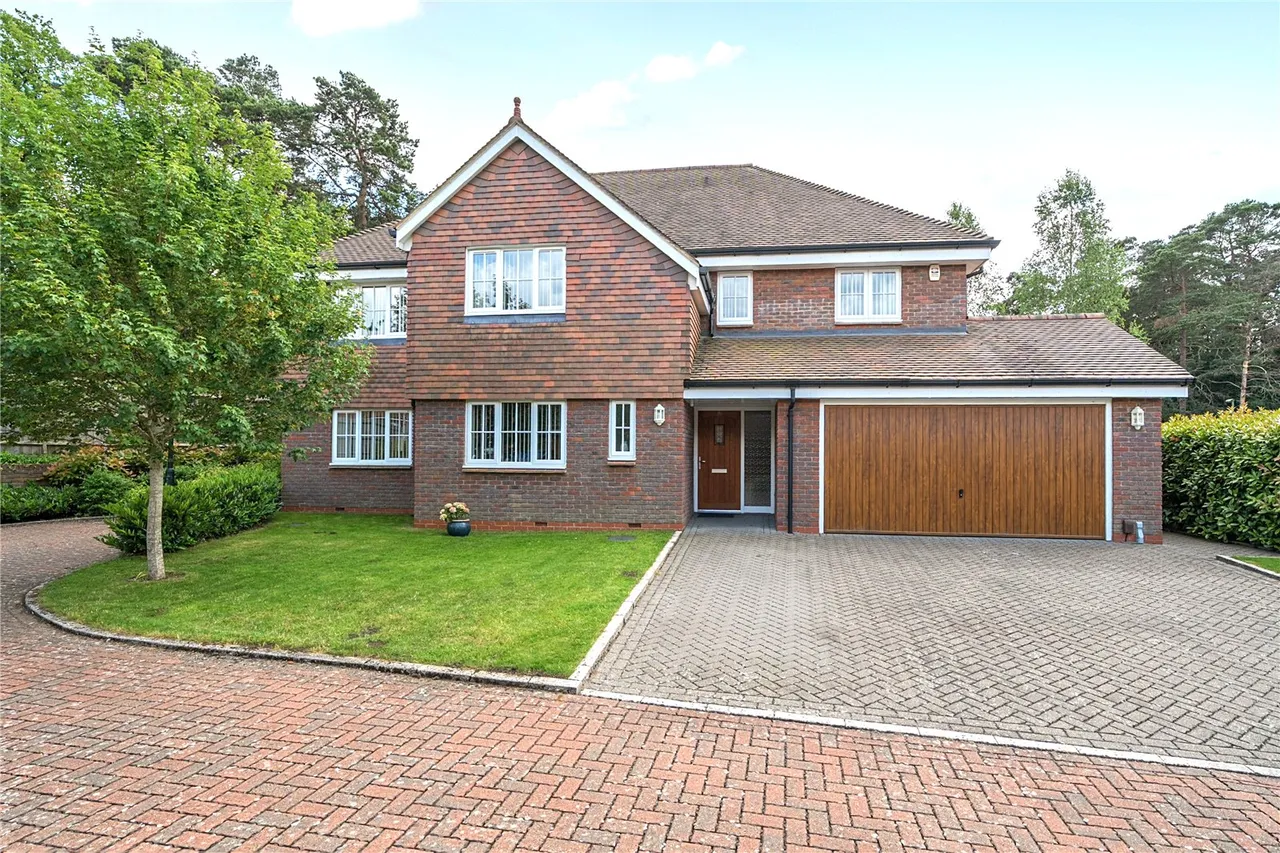 5 bed house for sale — Vardon Place, Frimley, Camberley, GU16 9QA