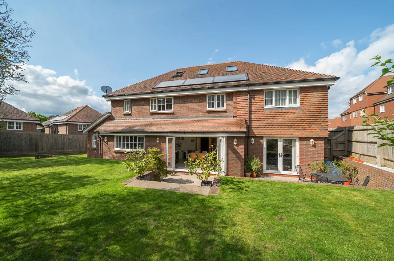 Vardon Place, Frimley, Camberley, GU16 9QA, photo 10