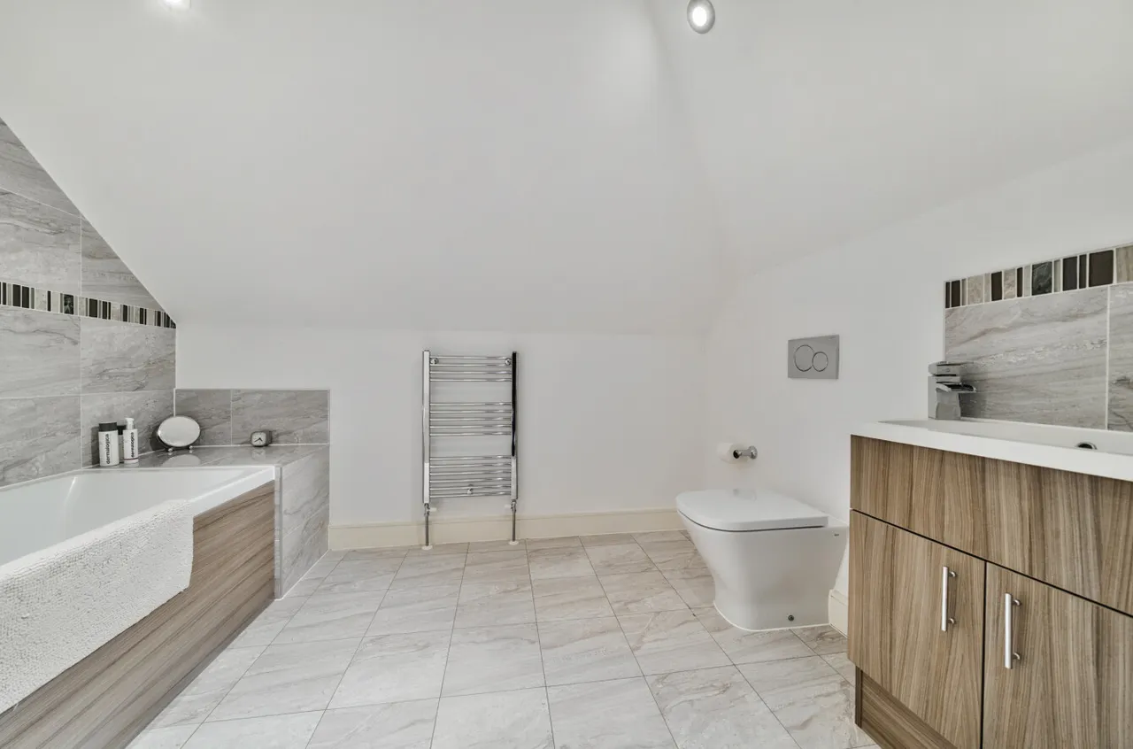 Vardon Place, Frimley, Camberley, GU16 9QA, photo 24