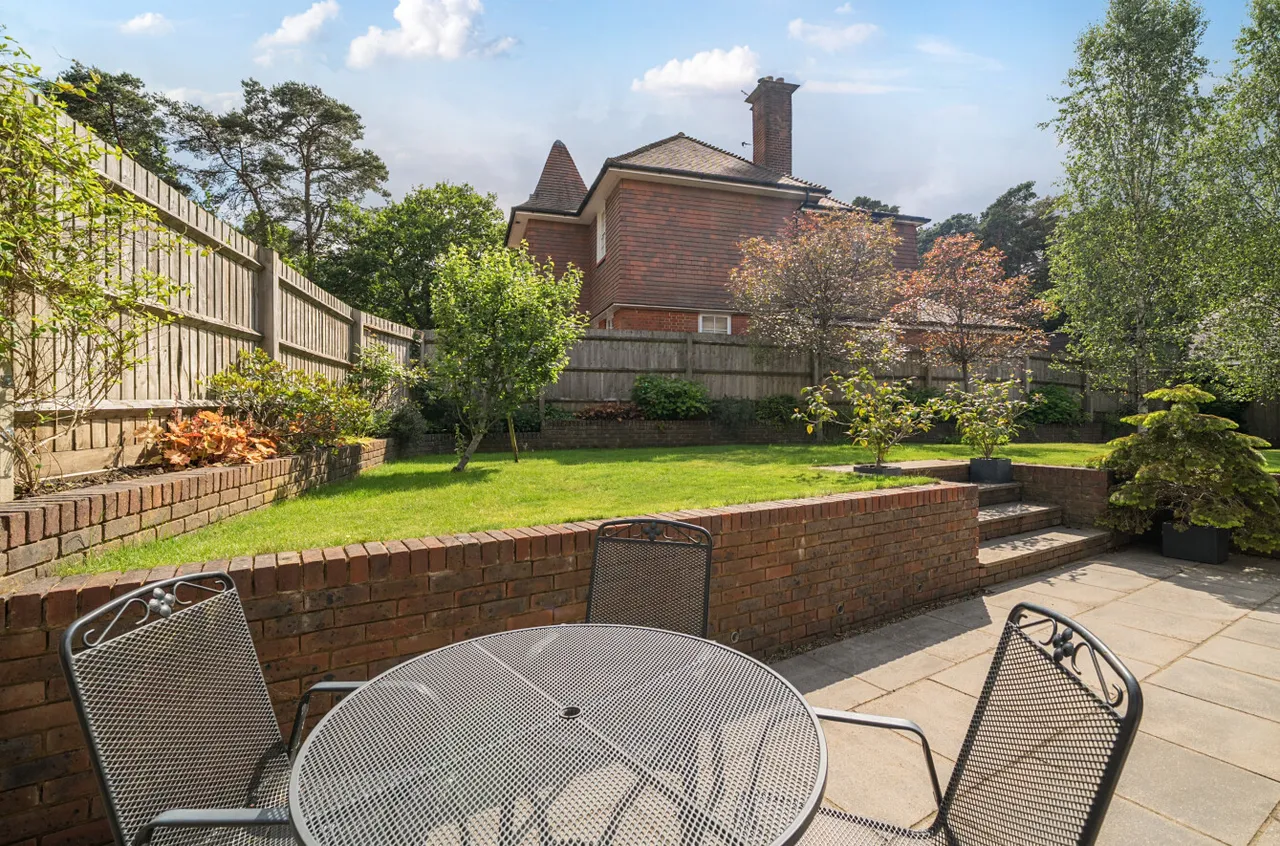 Vardon Place, Frimley, Camberley, GU16 9QA, photo 18