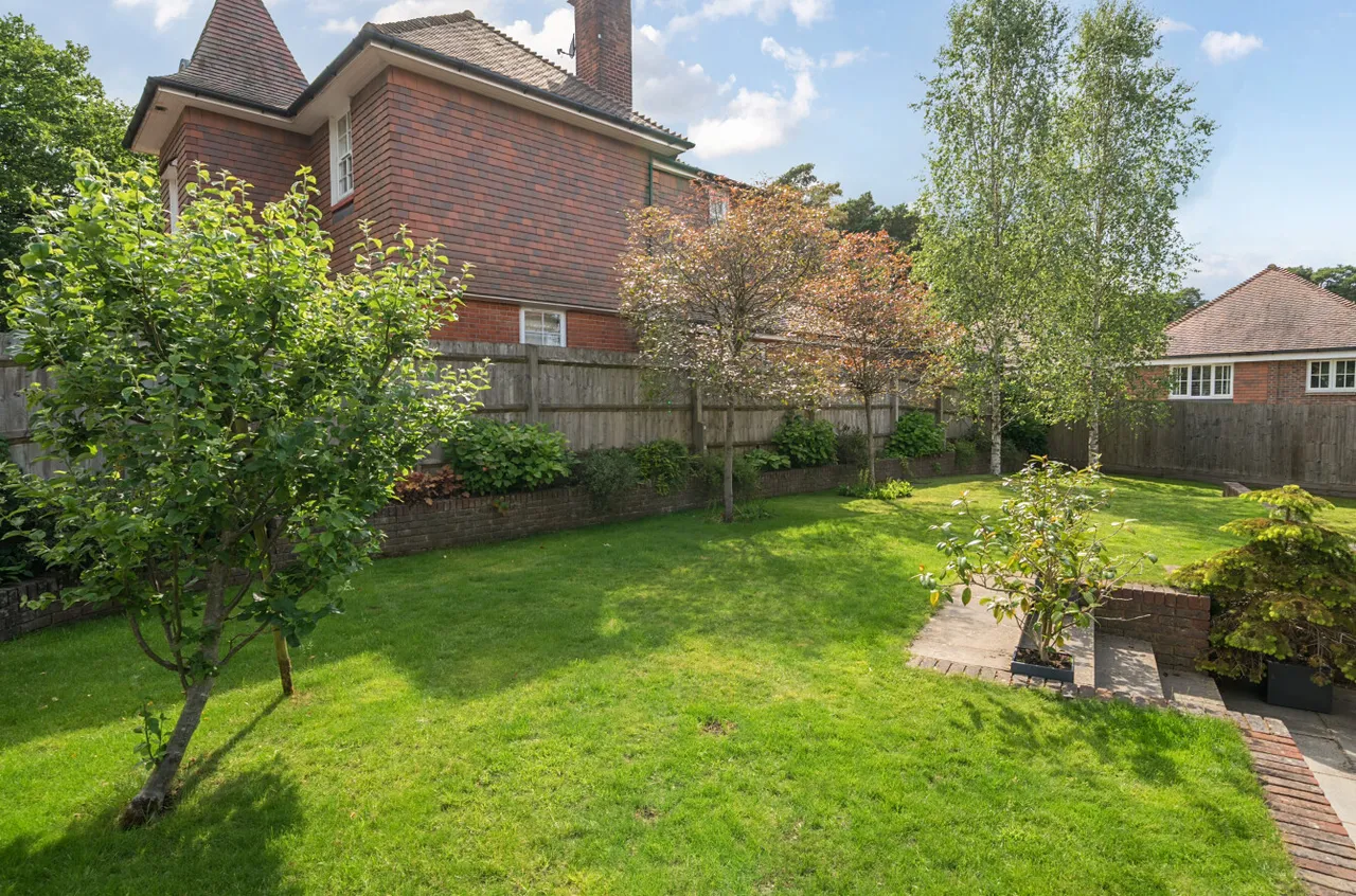 Vardon Place, Frimley, Camberley, GU16 9QA, photo 21