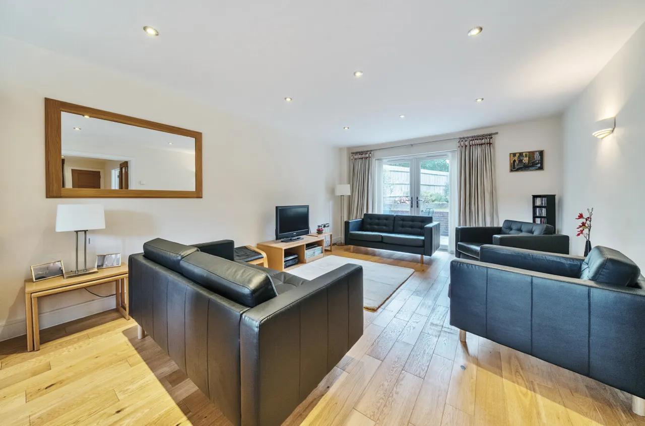 Vardon Place, Frimley, Camberley, GU16 9QA, photo 14