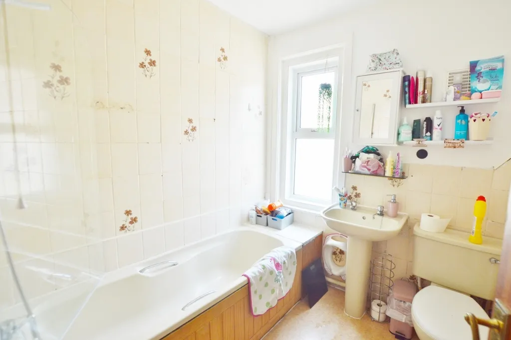 81 Coles Avenue, Poole, BH15 4HJ, photo 9