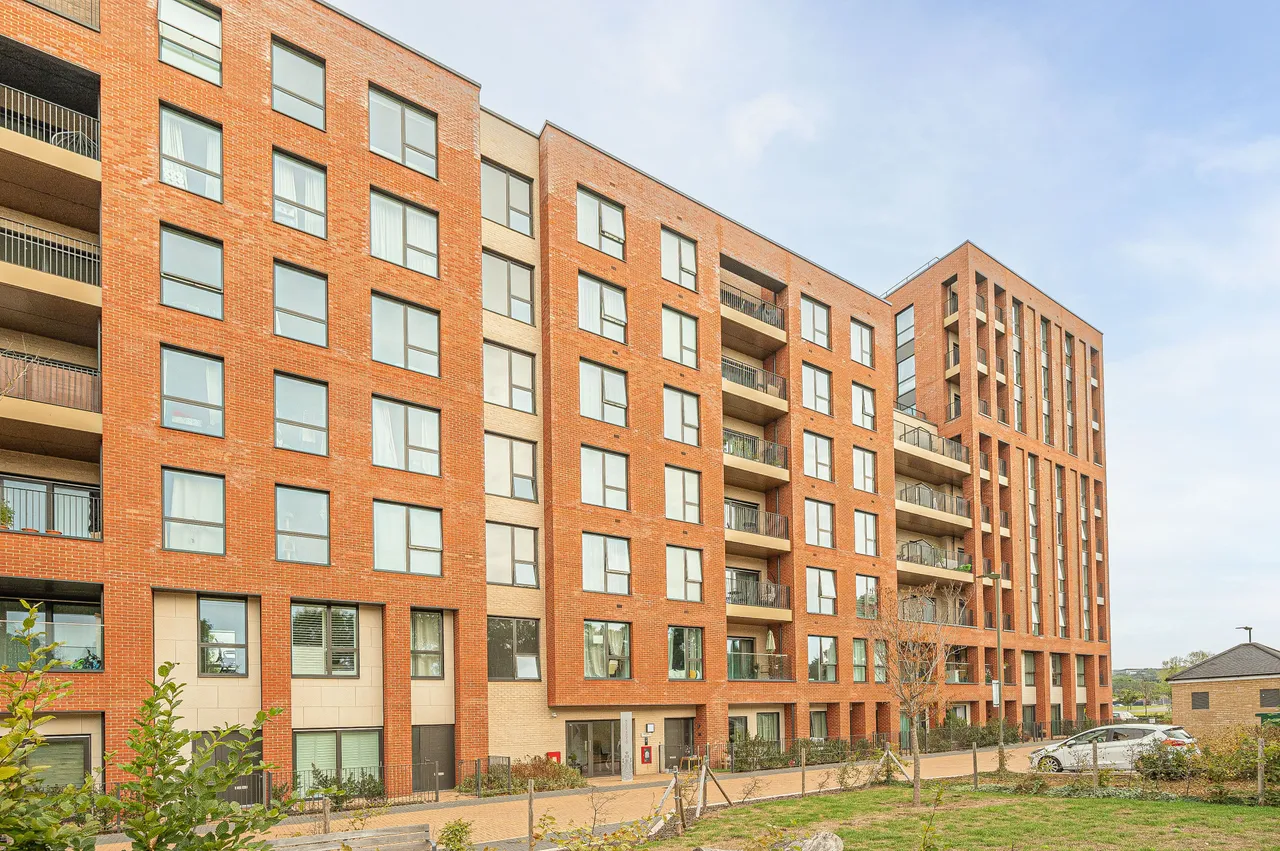 1 bed flat for sale — Flat 15, Quassia House, 36 Thonrey Close, London