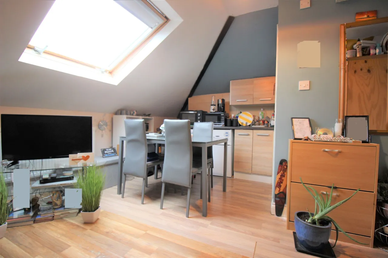 Brent Street, Hendon, NW4, photo 3
