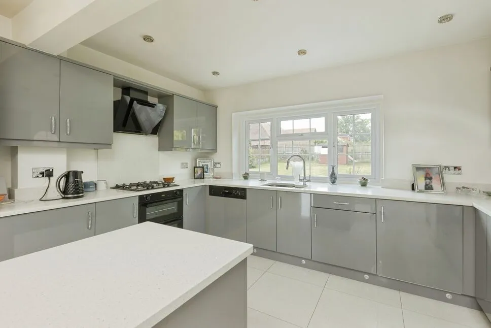 Fawkham Avenue, Longfield, Kent, DA3, photo 4