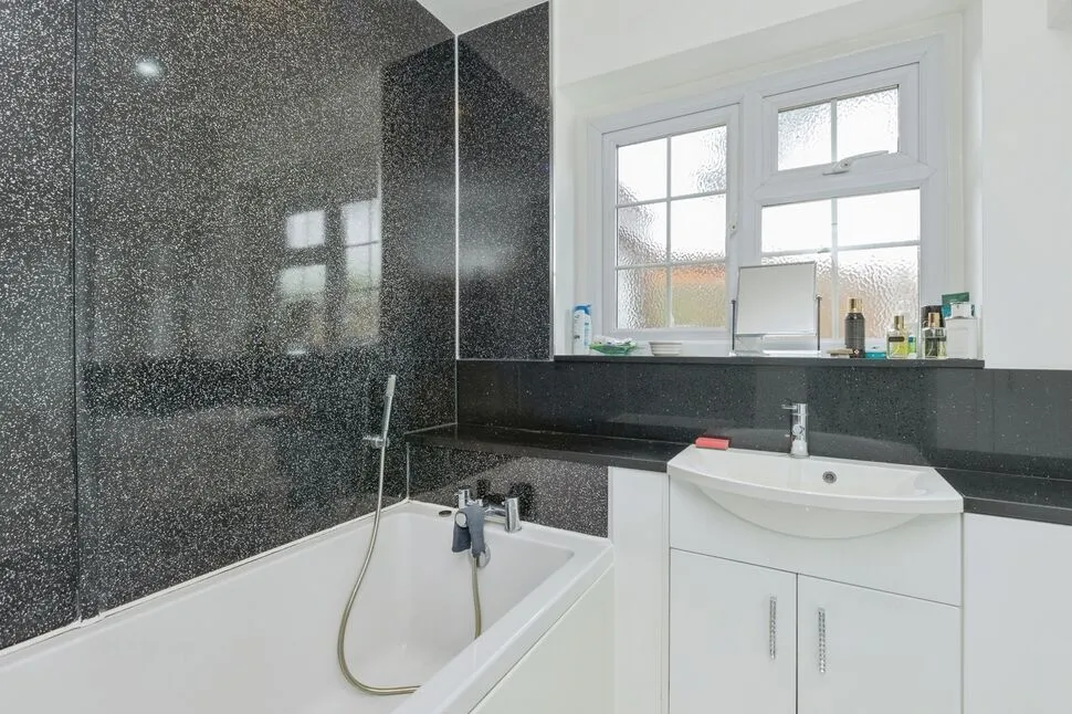 Fawkham Avenue, Longfield, Kent, DA3, photo 9