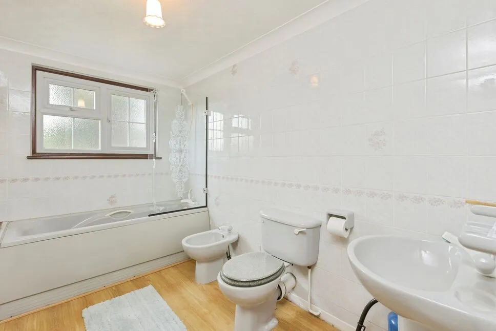 Fawkham Avenue, Longfield, Kent, DA3, photo 10