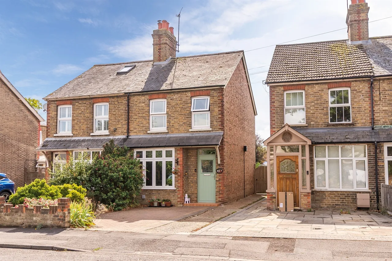 2 bed house for sale — Holloway Road, Heybridge, Maldon
