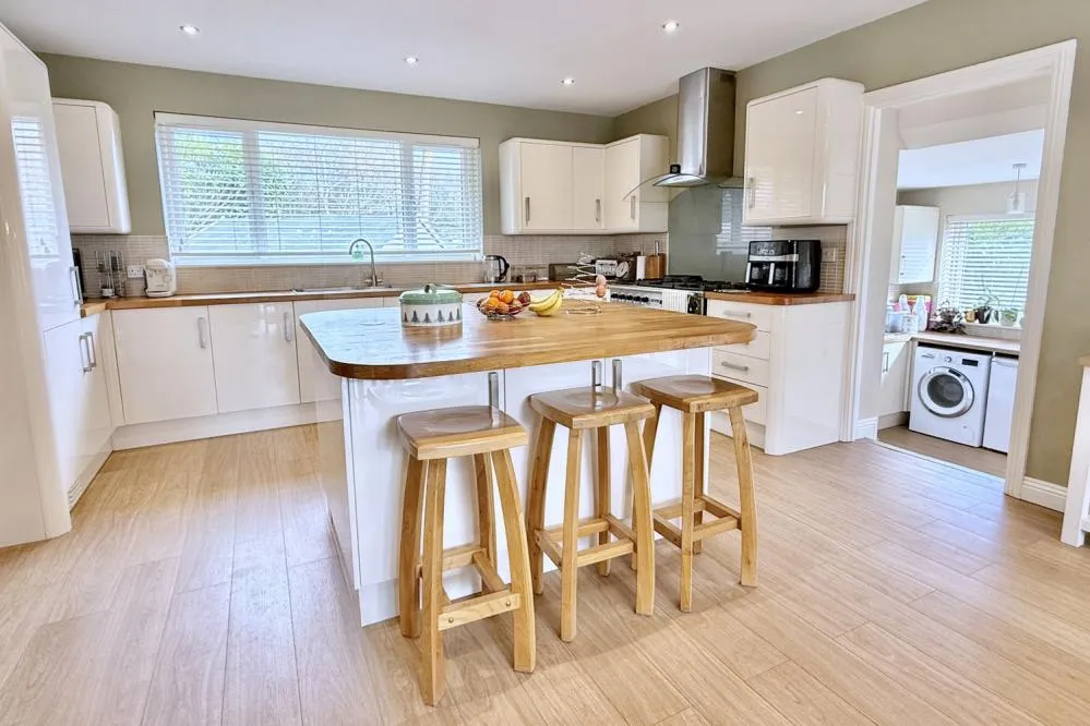 Struan Court, Ashley Heath, BH24, photo 4