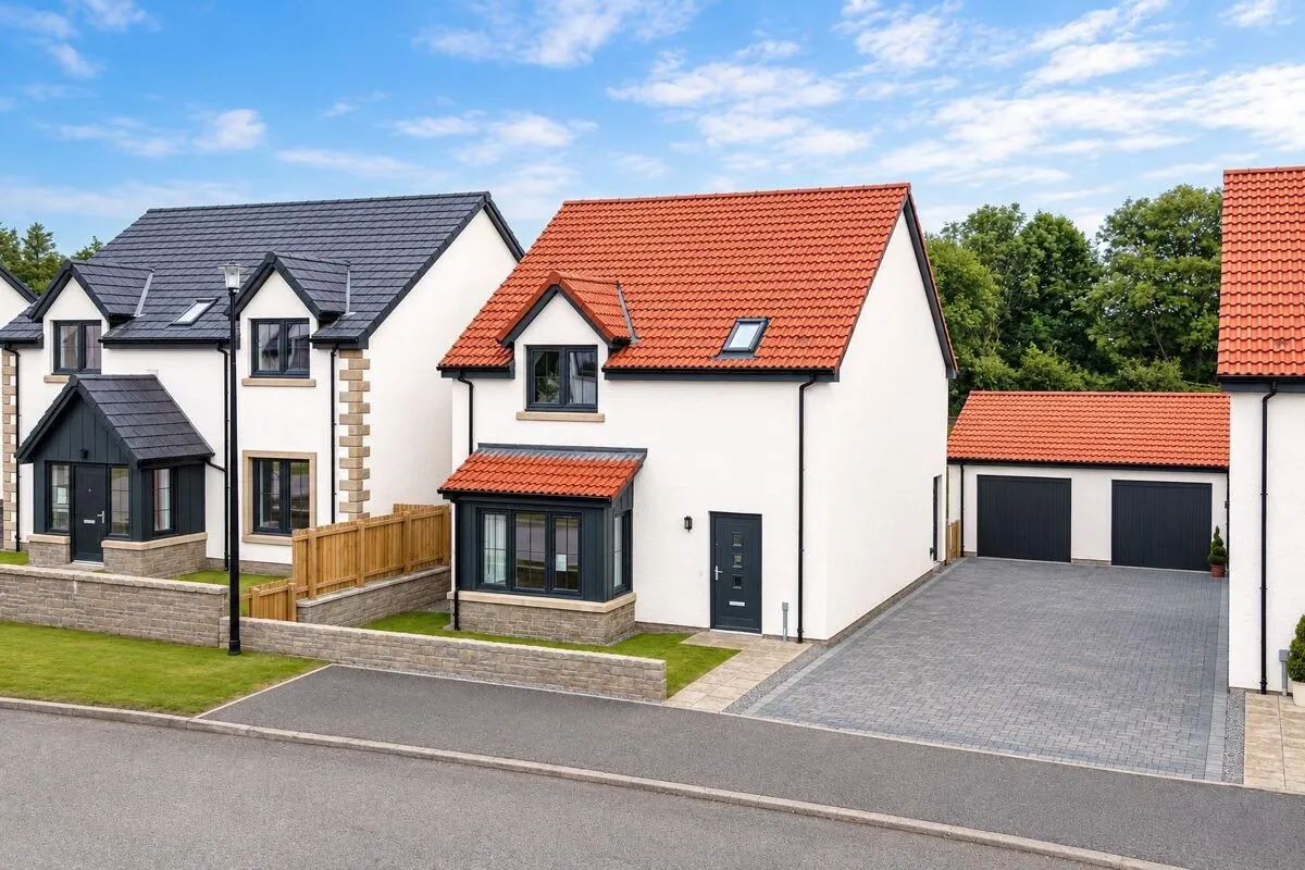 3 bed house for sale, The Village, Rosslynlee, EH25