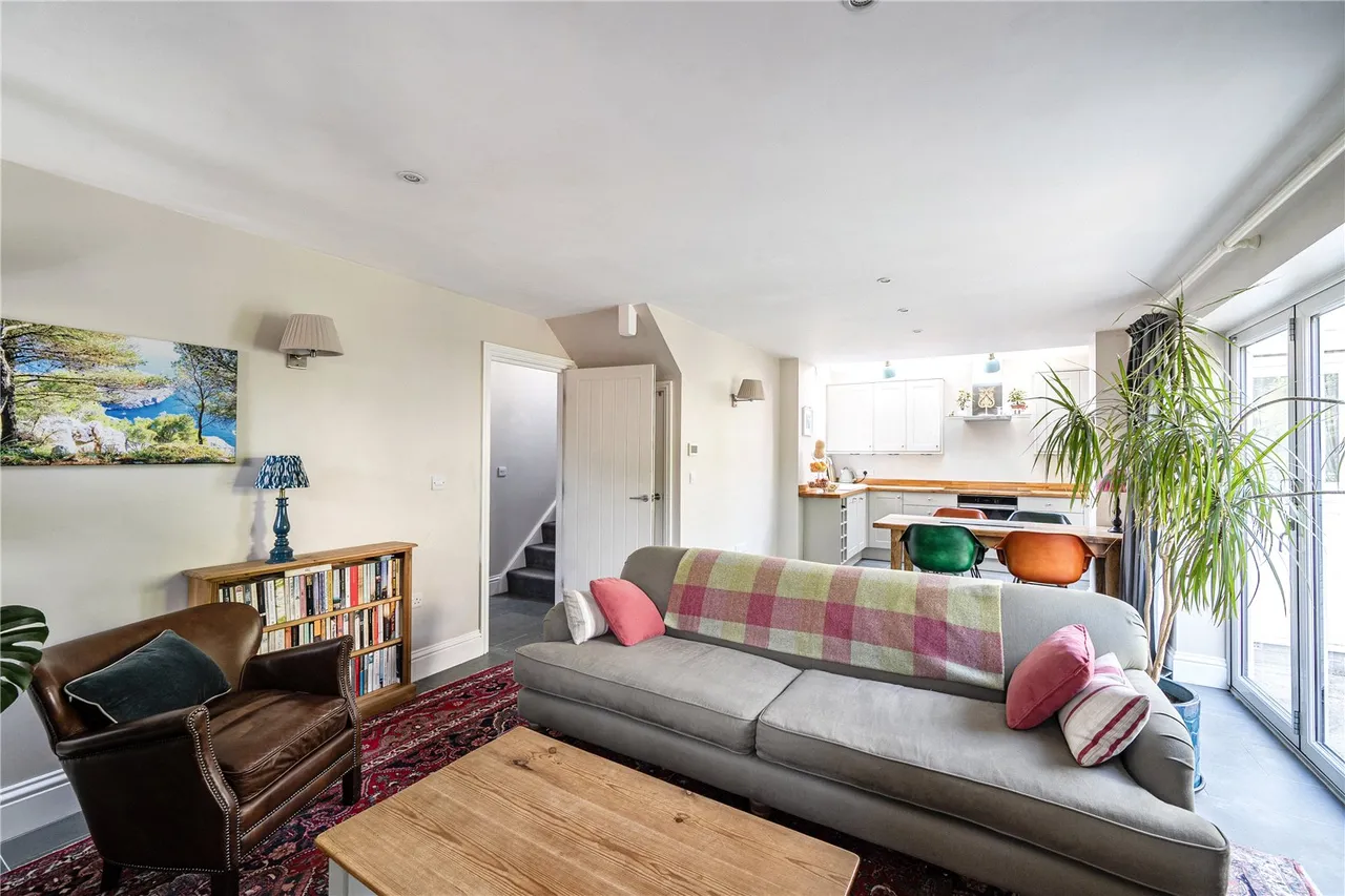 Hallett Gardens, Yeovil, Somerset, BA20 1BH, photo 8