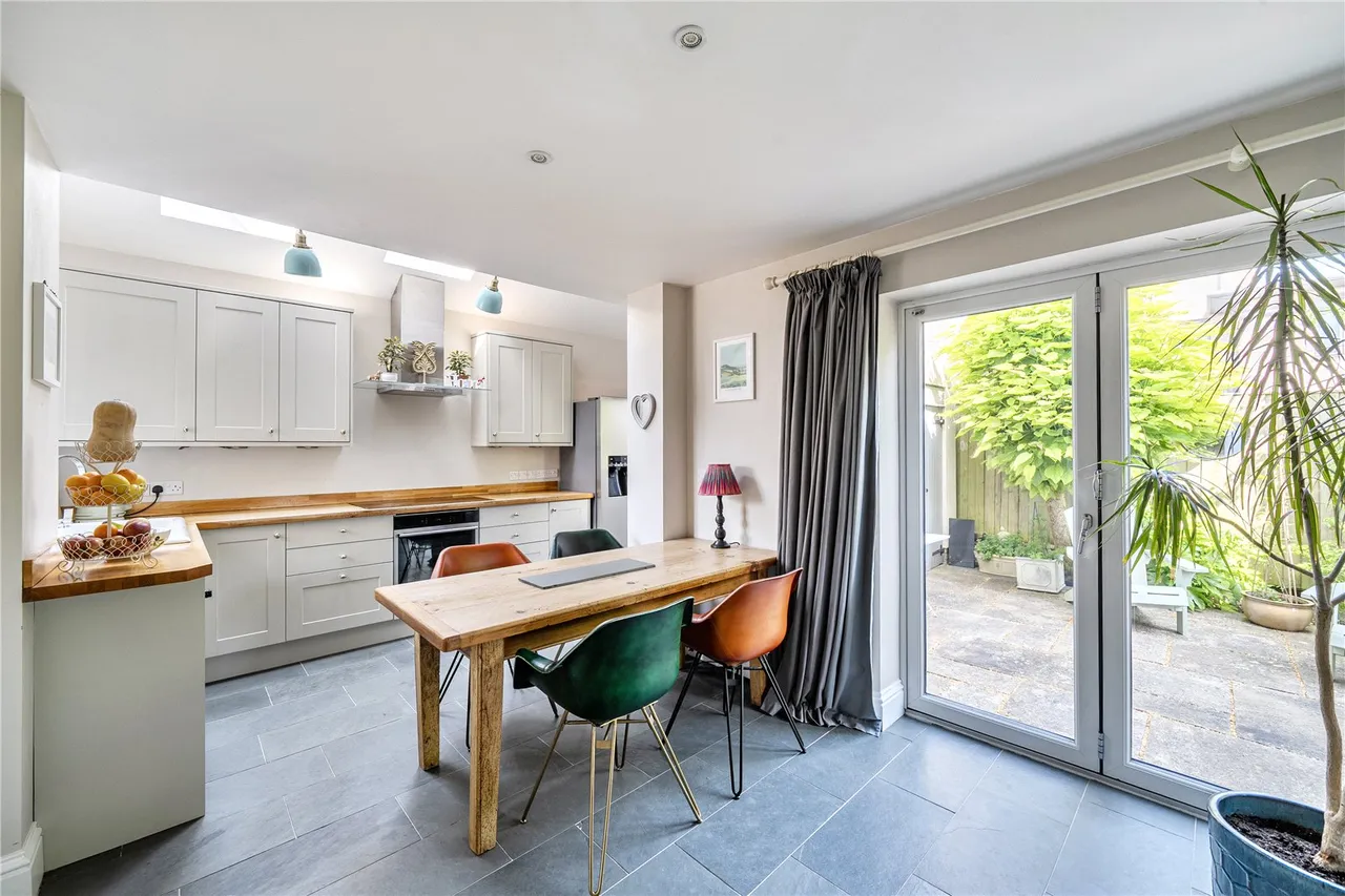 Hallett Gardens, Yeovil, Somerset, BA20 1BH, photo 2