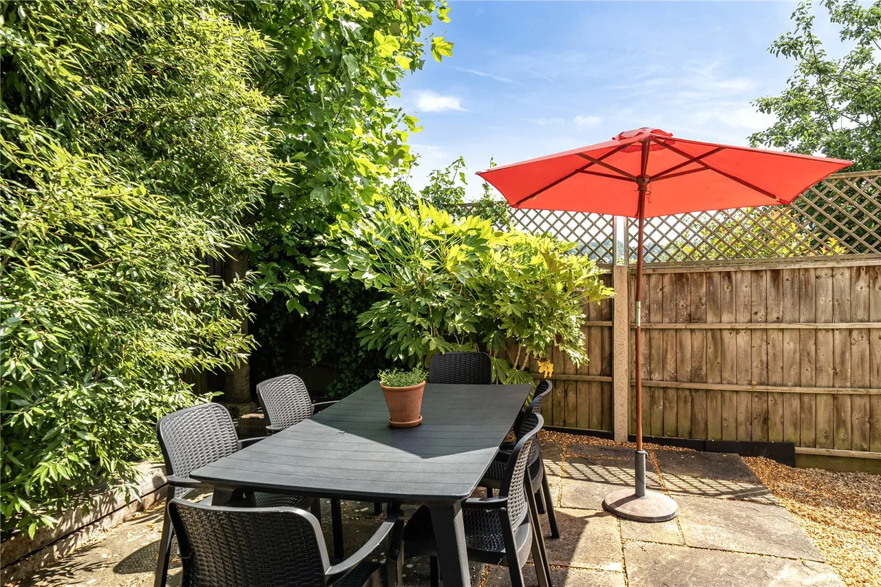 Hallett Gardens, Yeovil, Somerset, BA20 1BH, photo 23