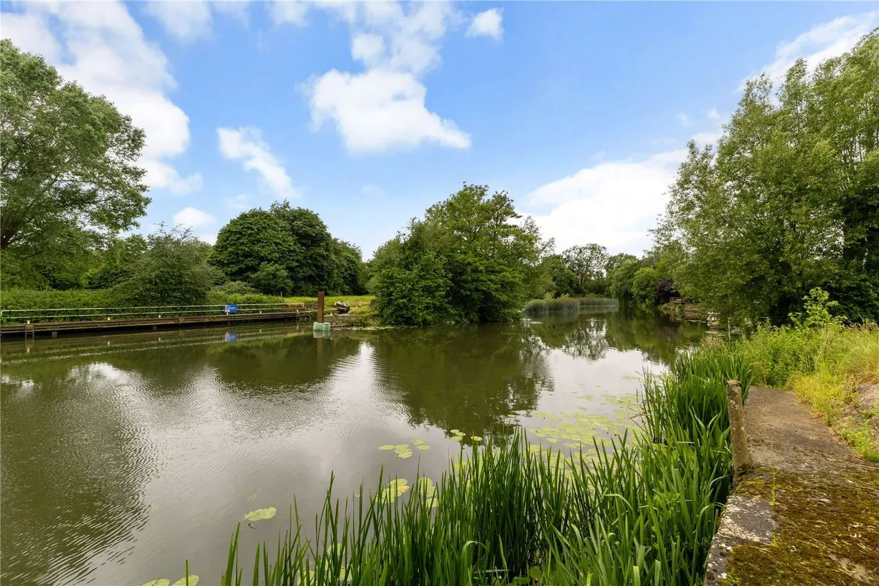Bath Road, Swineford, BS30, photo 16