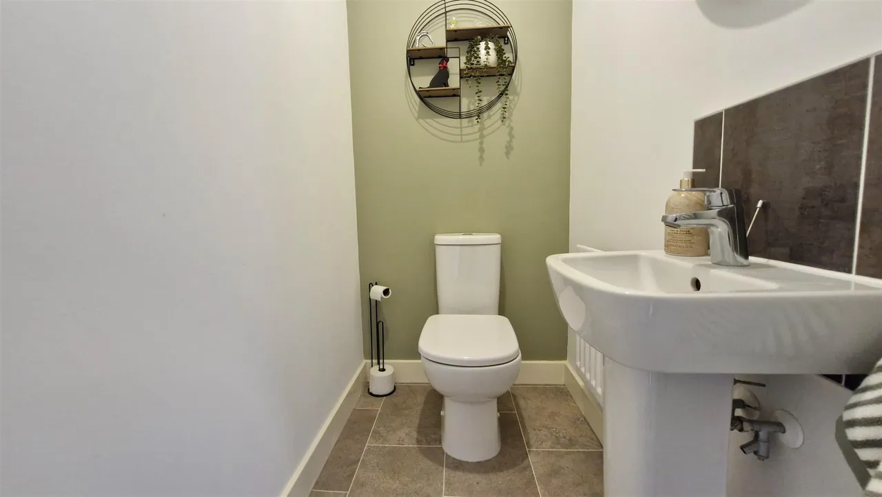 Brewton Drive, Deeping St James, photo 8