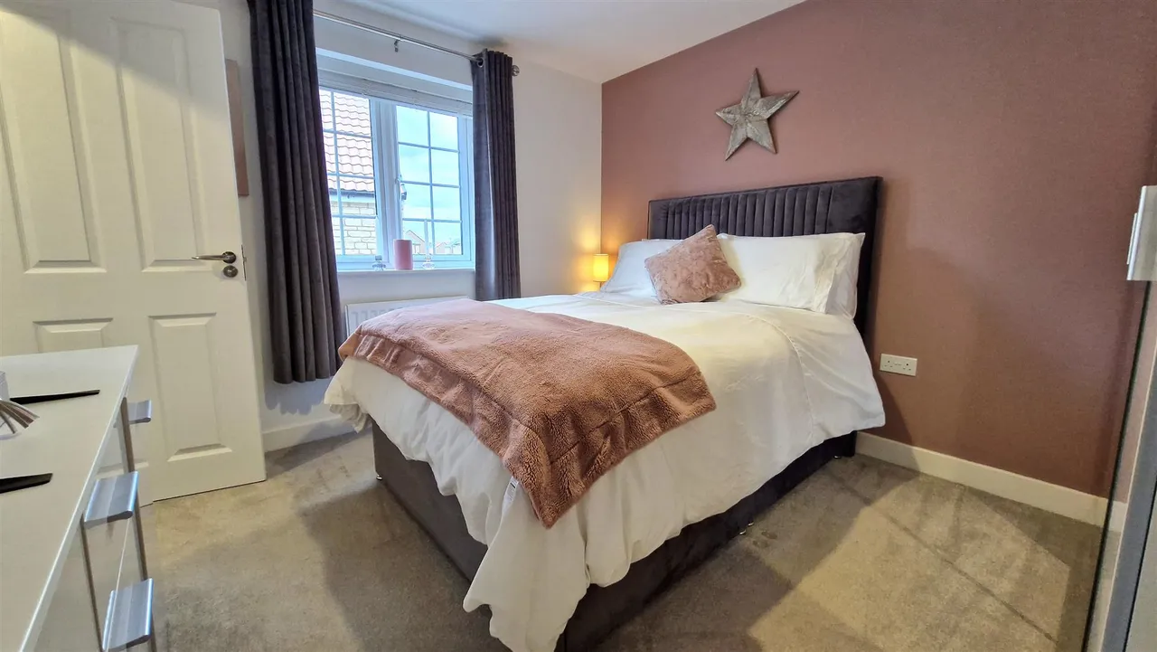 Brewton Drive, Deeping St James, photo 12