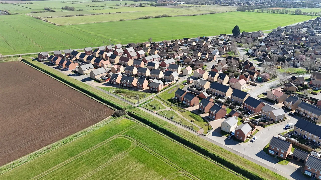 Brewton Drive, Deeping St James, photo 19