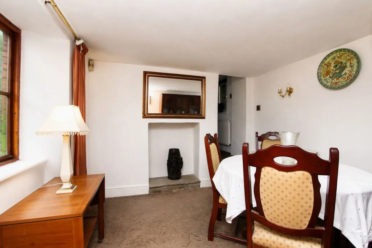 Butt Lane, Thornbury, photo 9