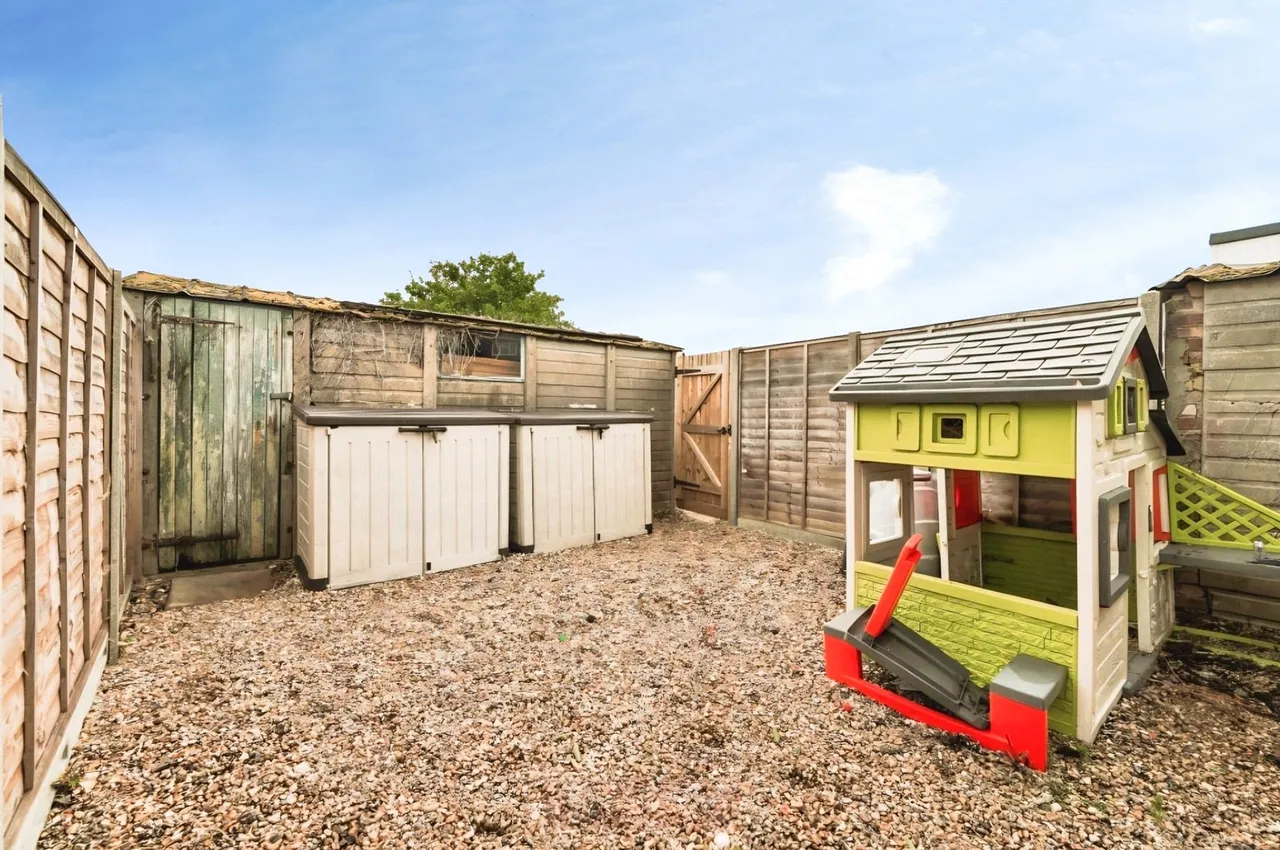 Croft Corner, Old Windsor, SL4, photo 13