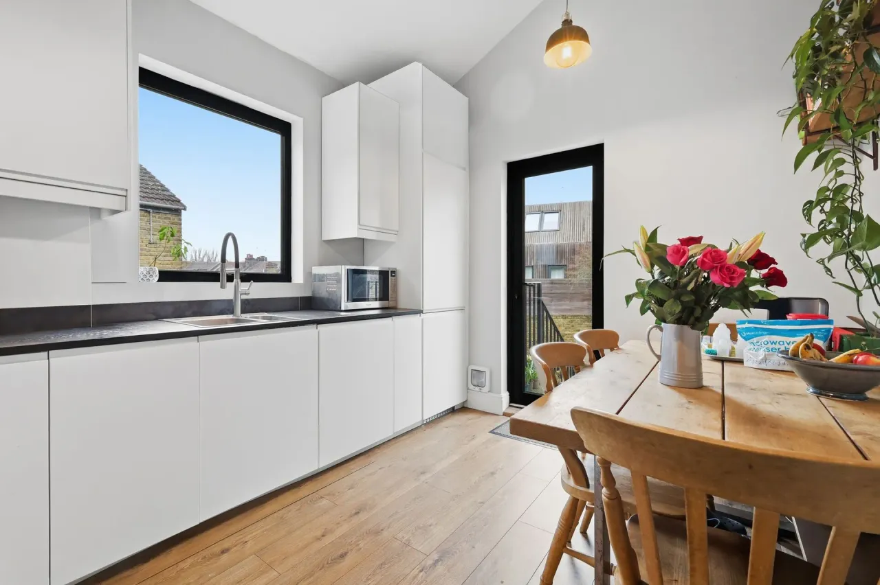 Brewster Road, Leyton, E10, photo 7