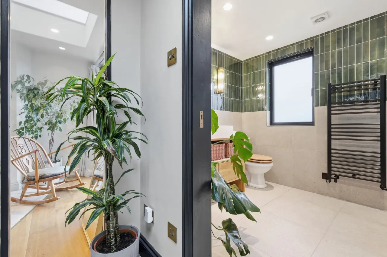 Brewster Road, Leyton, E10, photo 5