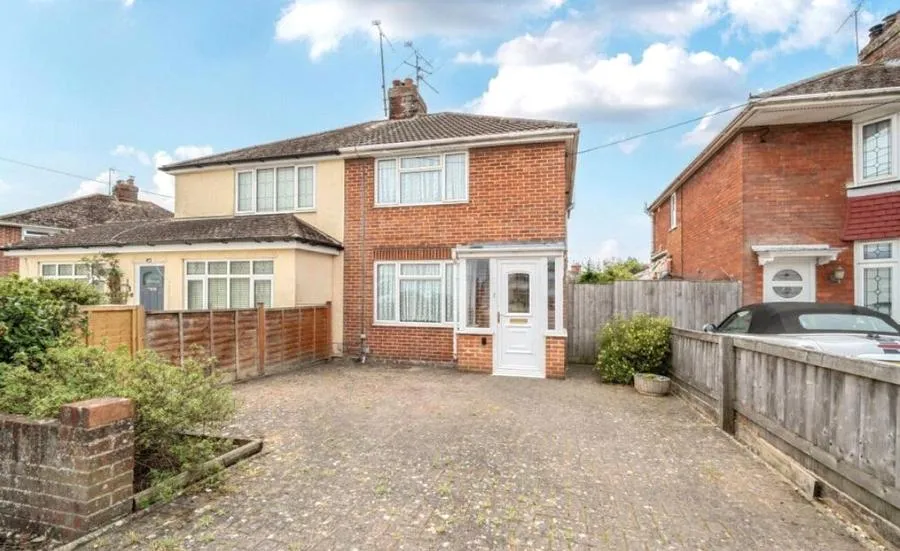 2 bed house to rent, Morstone Road, Royal Wootton Bassett, SN4