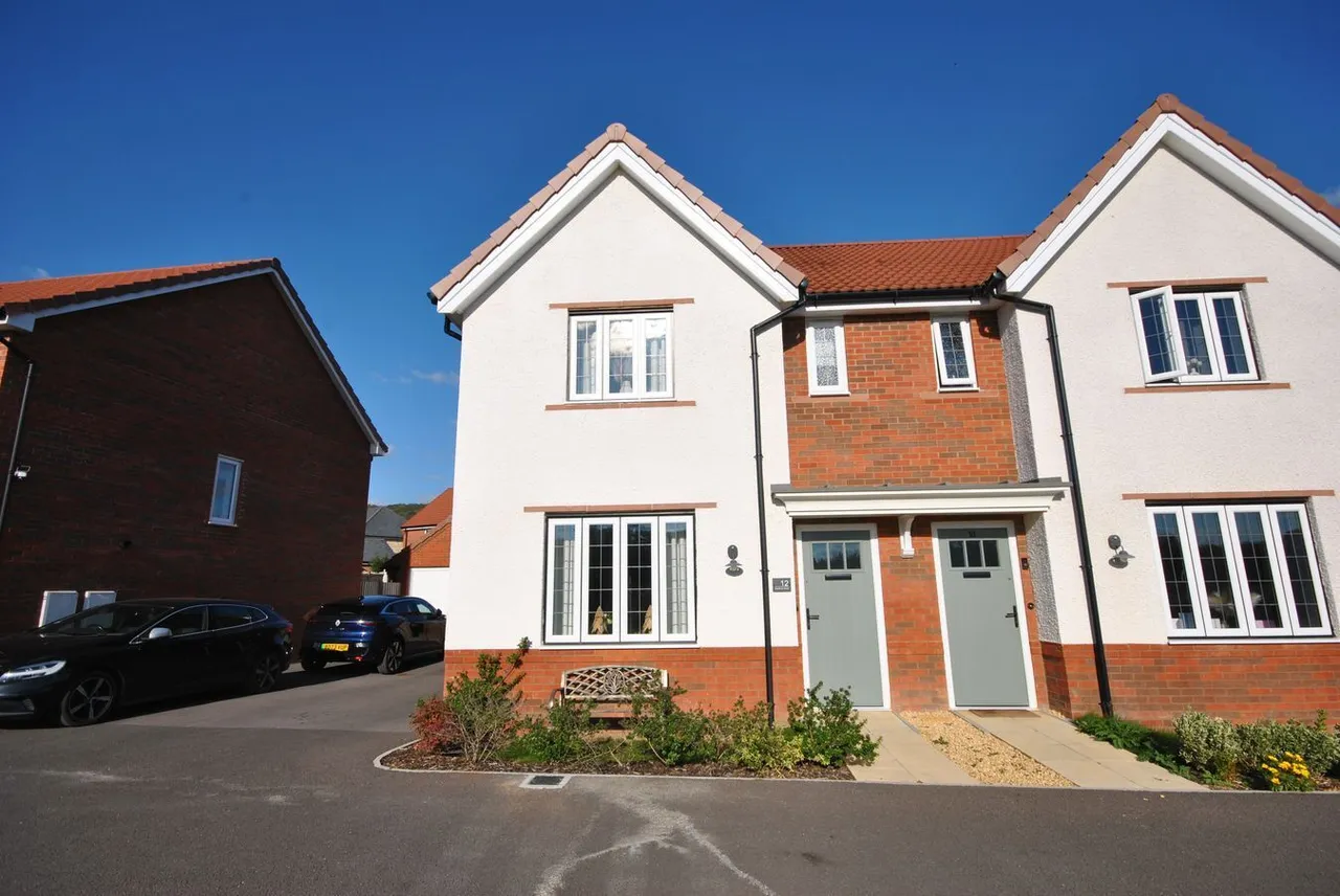 3 bed house for sale, Hawfinch Road, Cheddar, BS27