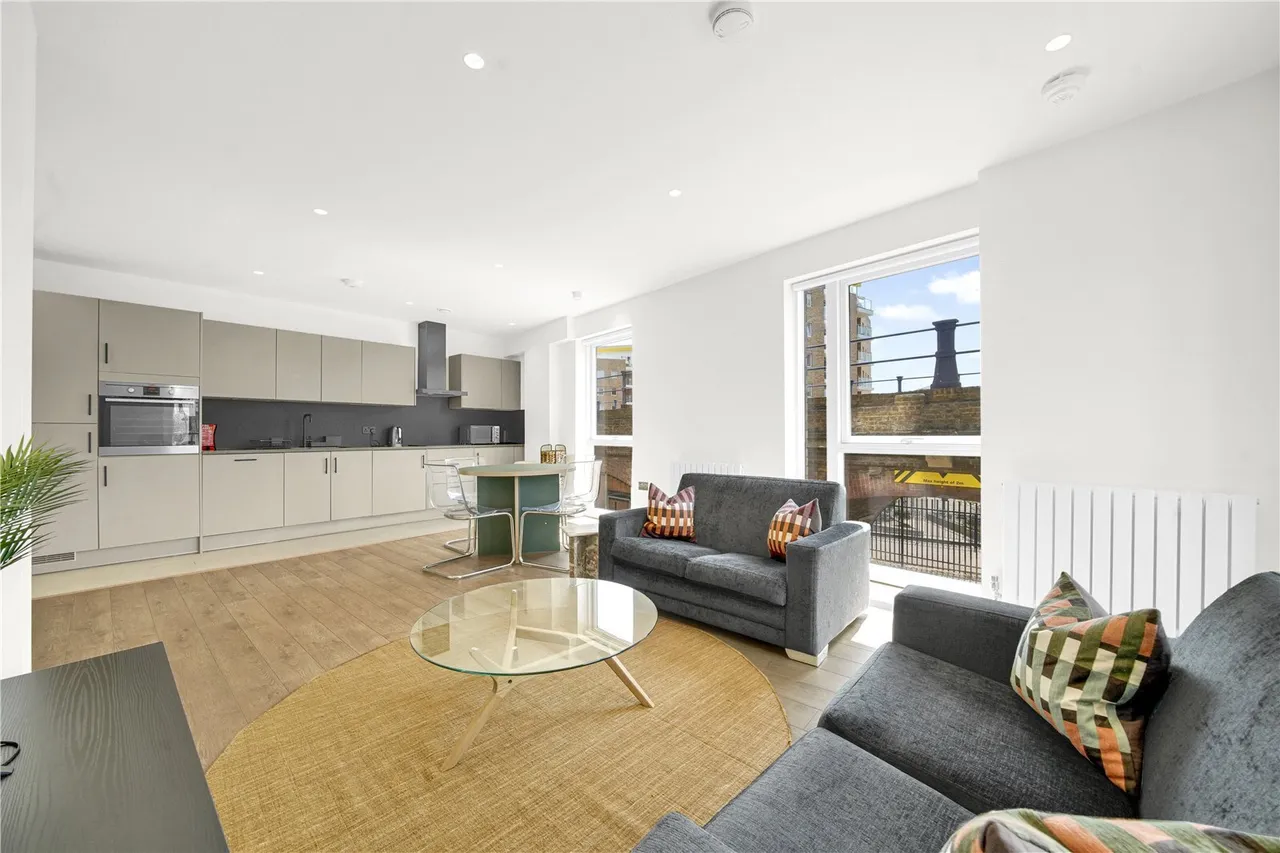 3 bed flat for sale, Vitruvian Court, Limehouse Basin, E14