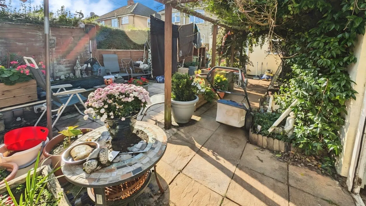 Milton Road, Yate, BS37, photo 13
