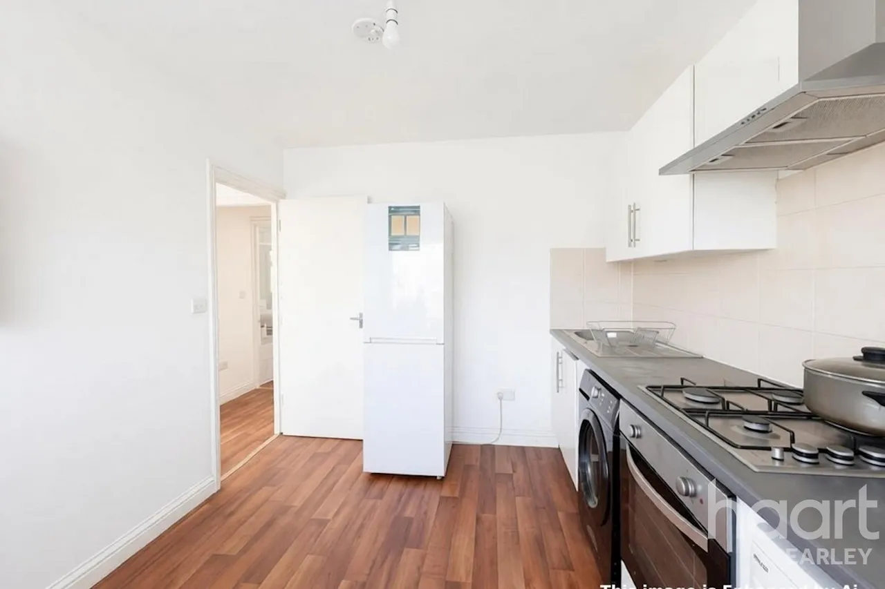 Nelson Road, RG4, photo 2