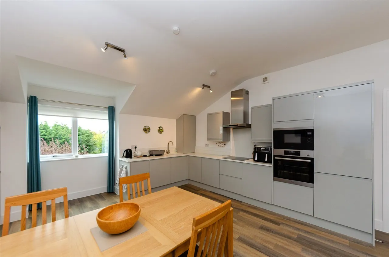 Whitehall Road, Rhos on Sea, photo 6
