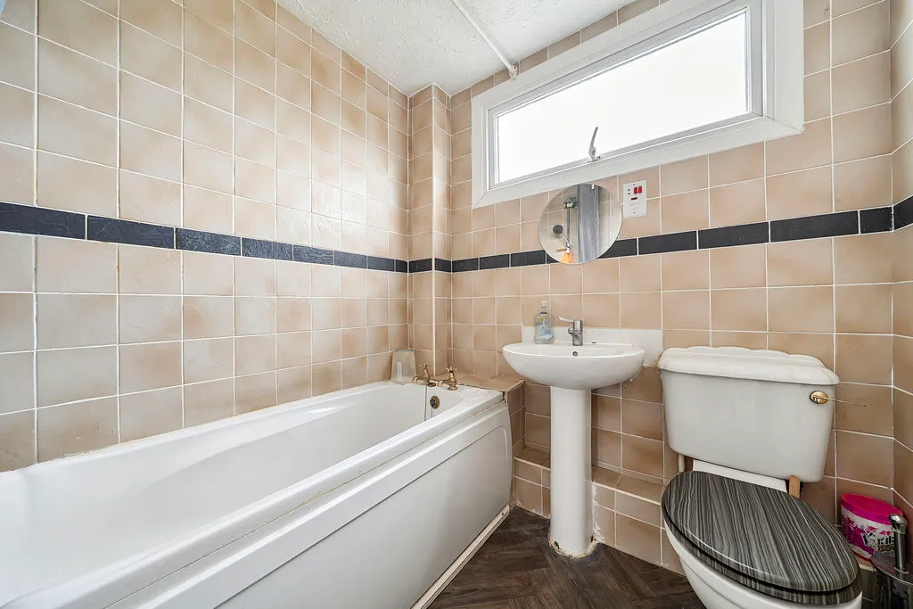 Celina Close, Bletchley, MK2, photo 7