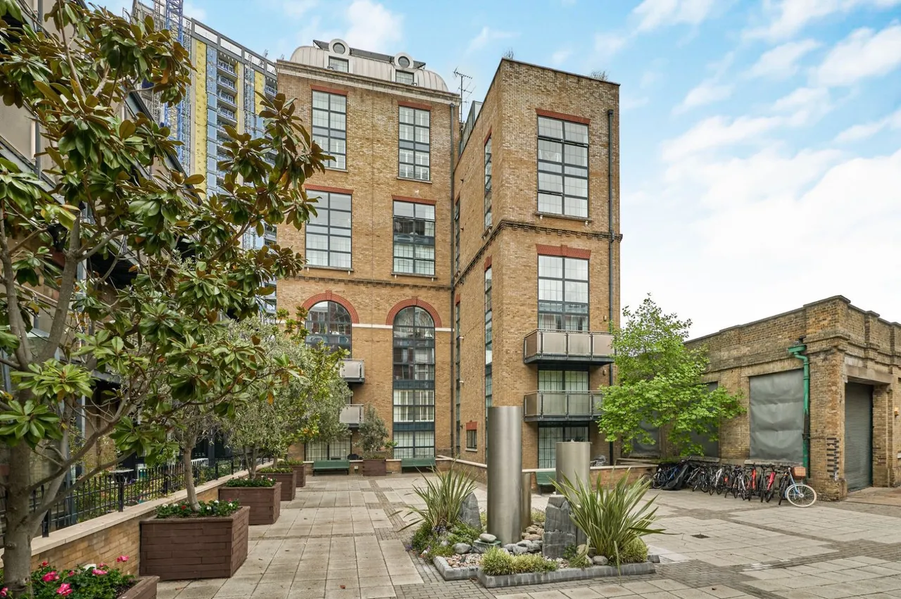 York Road, London, SW11, photo 5