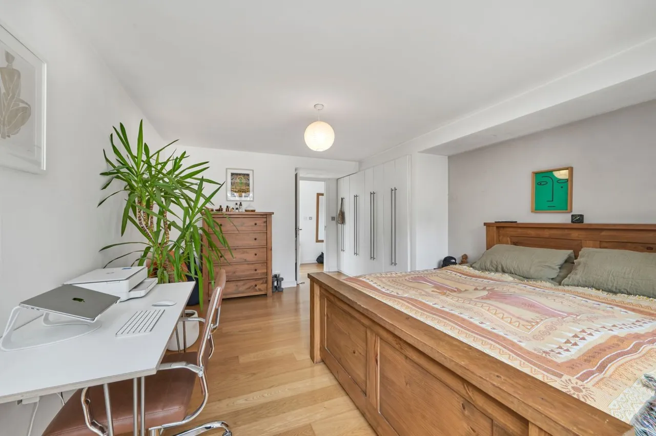 York Road, London, SW11, photo 7