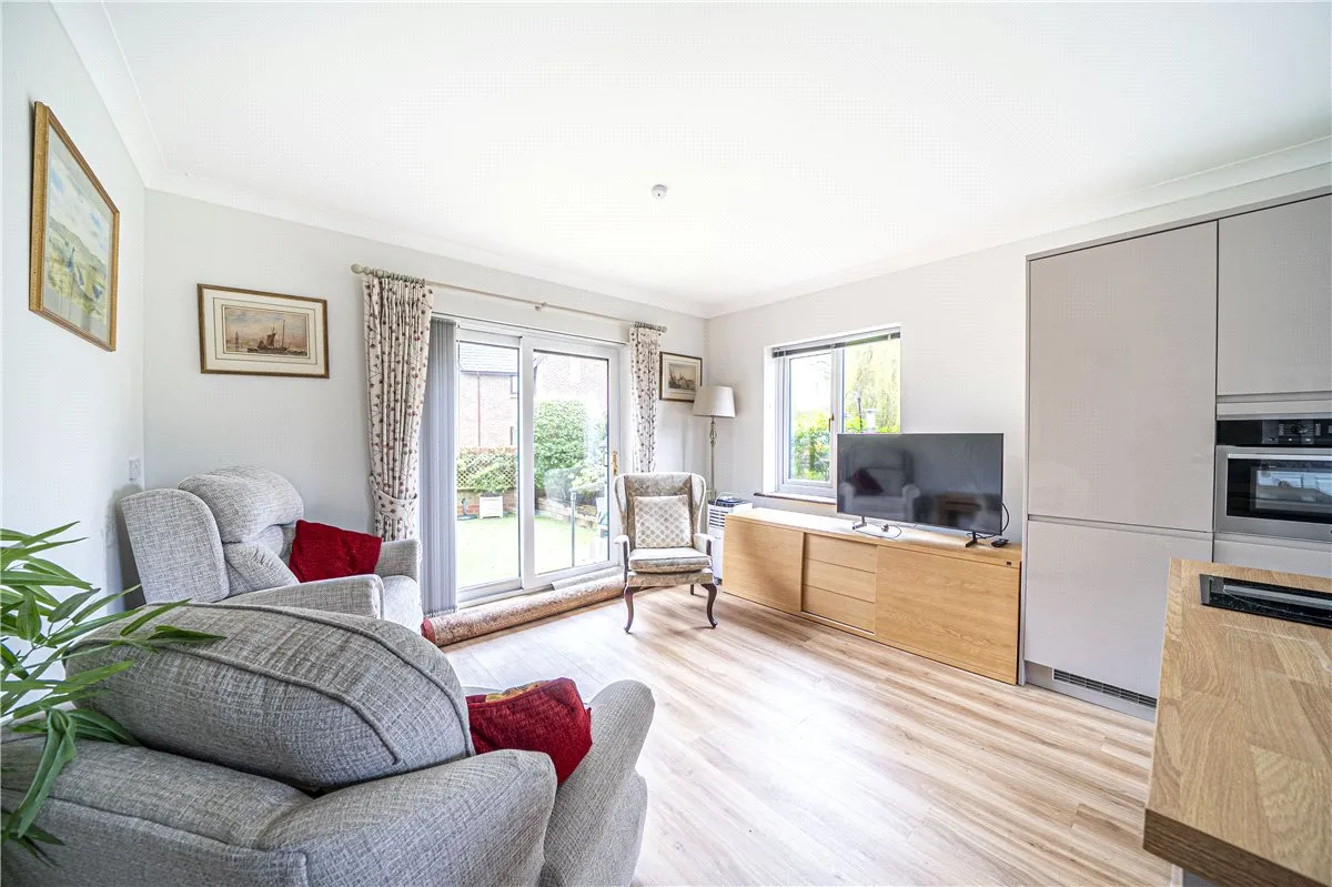 Old Parsonage Court, Otterbourne, SO21, photo 4