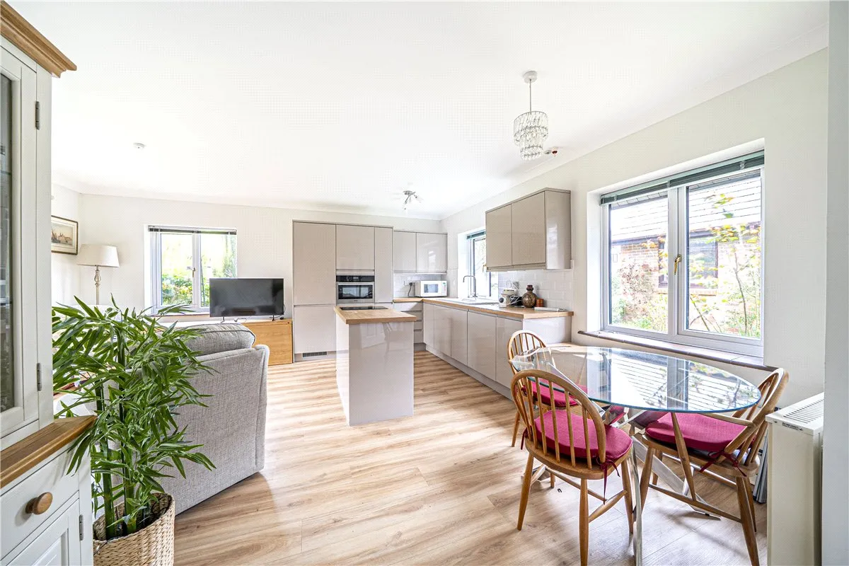 Old Parsonage Court, Otterbourne, SO21, photo 3