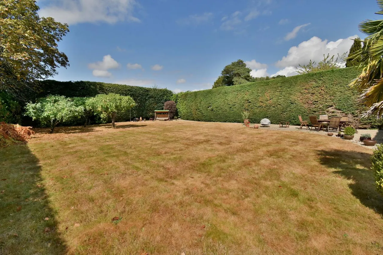 Dudsbury Road, BH22, photo 22