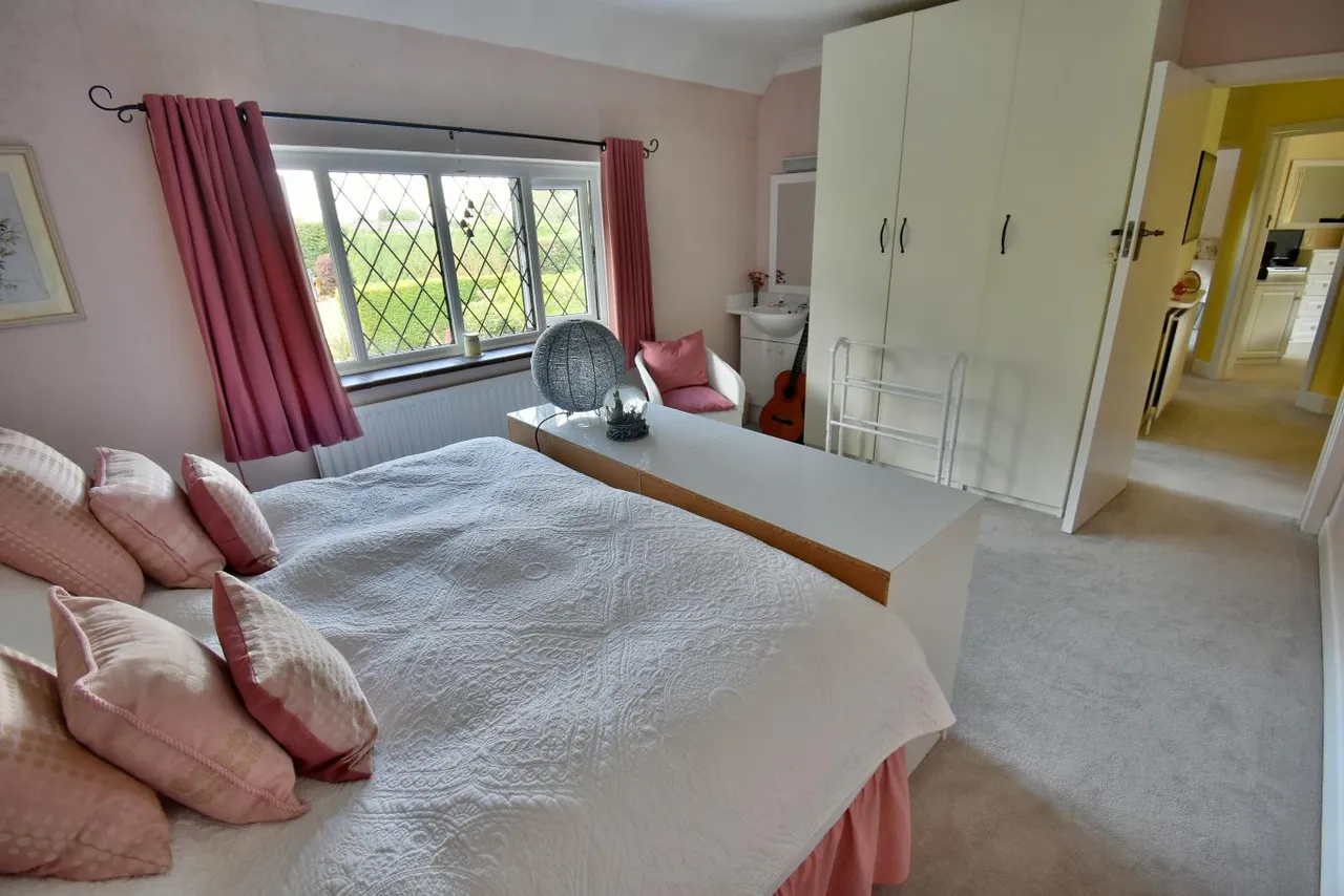 Dudsbury Road, BH22, photo 15
