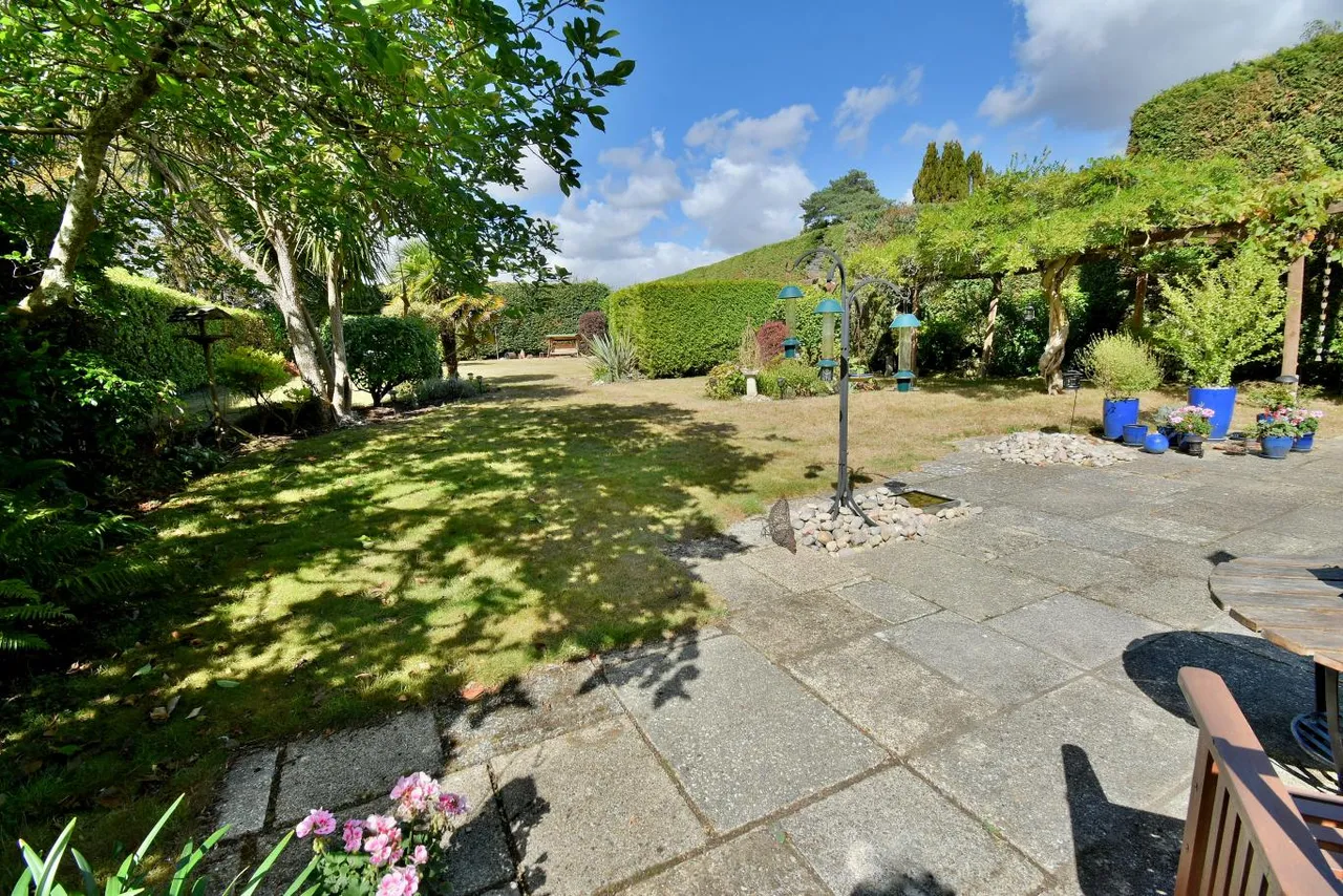 Dudsbury Road, BH22, photo 2