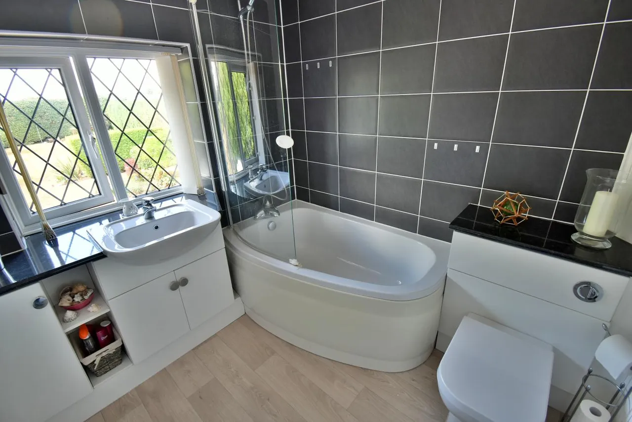 Dudsbury Road, BH22, photo 16