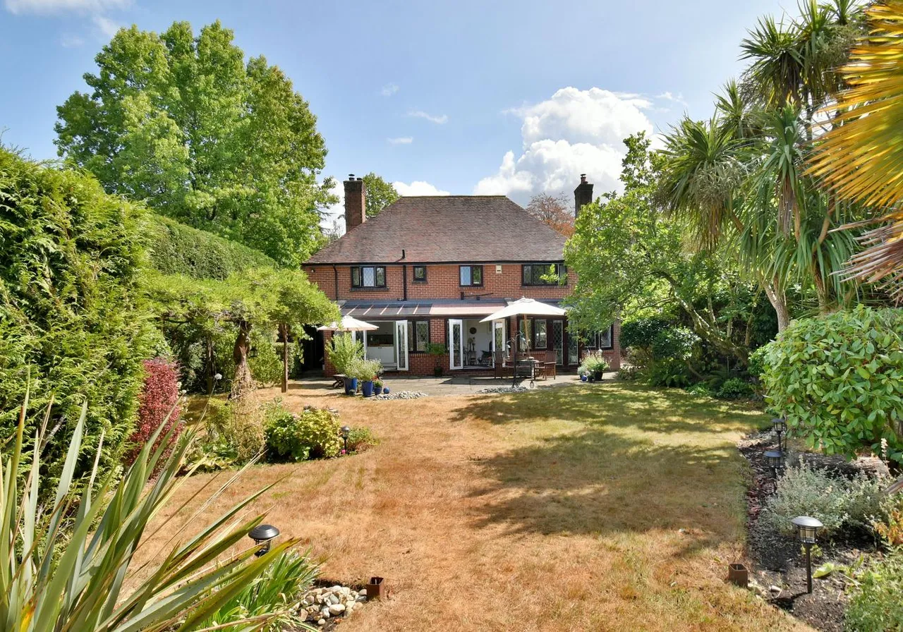 Dudsbury Road, BH22, photo 3